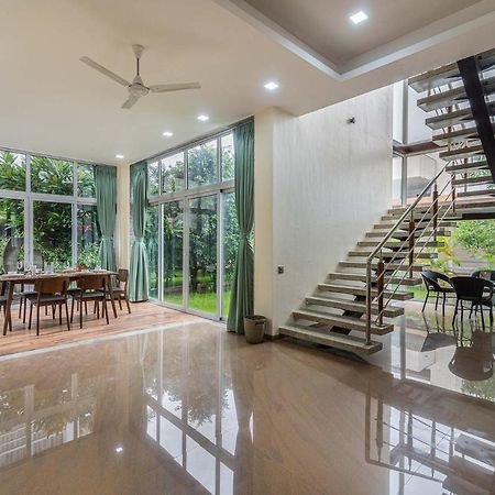 Sierra Skies By Stayvista - A Mountain-View Villa Featuring A Rooftop Swimming Pool, Jacuzzi, Turf, And A Gym For An Elevated Stay Lonavala Buitenkant foto