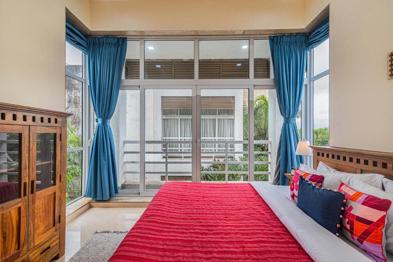 Sierra Skies By Stayvista - A Mountain-View Villa Featuring A Rooftop Swimming Pool, Jacuzzi, Turf, And A Gym For An Elevated Stay Lonavala Buitenkant foto